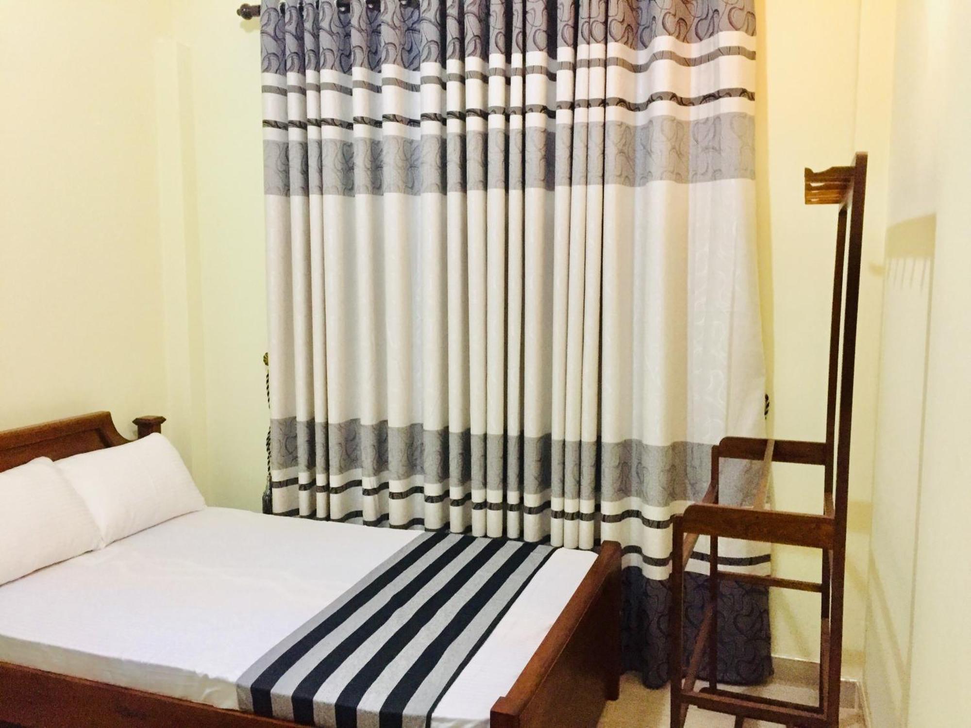Sweet Home Tourist Rest, Cooking Classes & Tours อนุราธปุระ ภายนอก รูปภาพ