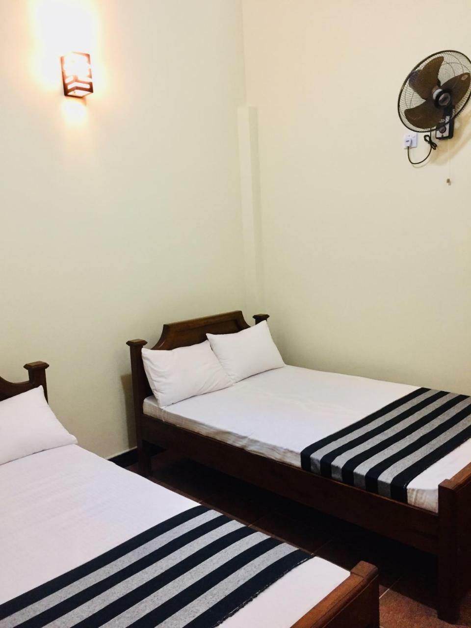 Sweet Home Tourist Rest, Cooking Classes & Tours อนุราธปุระ ภายนอก รูปภาพ