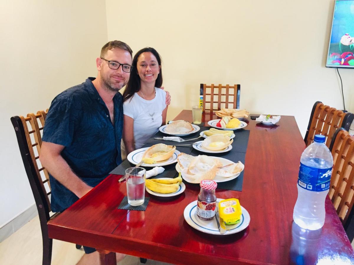 Sweet Home Tourist Rest, Cooking Classes & Tours อนุราธปุระ ภายนอก รูปภาพ