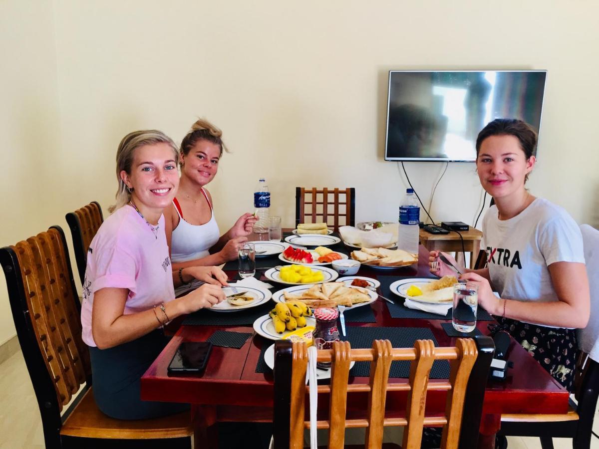 Sweet Home Tourist Rest, Cooking Classes & Tours อนุราธปุระ ภายนอก รูปภาพ